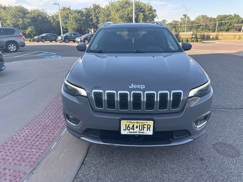 Used 2021 Jeep Cherokee Limited AWD/4WD image 2