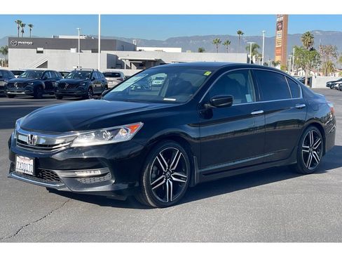 Used 2017 Honda Accord Sport image 2