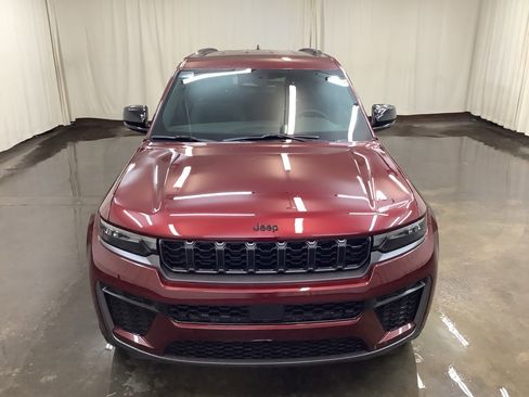 New 2026 Jeep Grand Cherokee Altitude AWD/4WD image 3