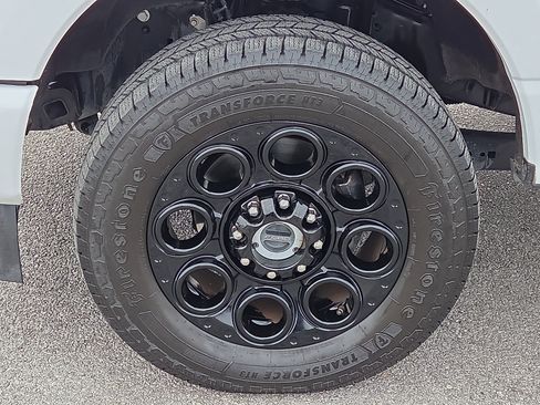 Used 2023 Ford F250 Lariat w/ Black Appearance Package image 7