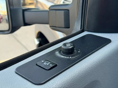 Used 2014 Ford F250 XLT w/ XLT Value Package AWD/4WD image 11