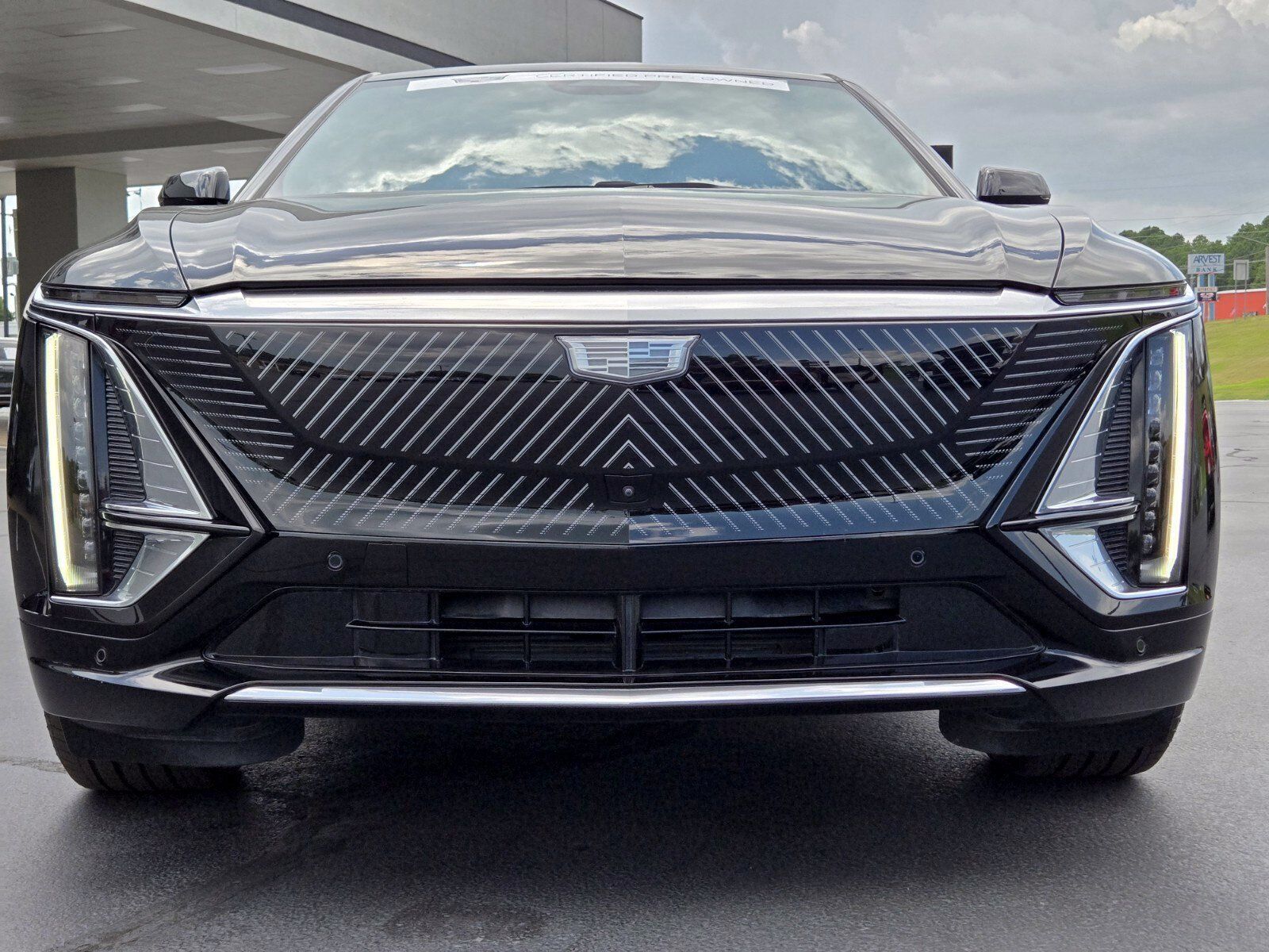 Used 2024 Cadillac Lyriq Luxury AWD/4WD image 8