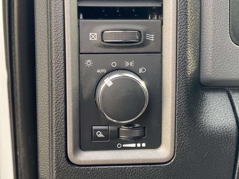 Used 2014 RAM 2500 Tradesman w/ Chrome Appearance Group AWD/4WD image 18