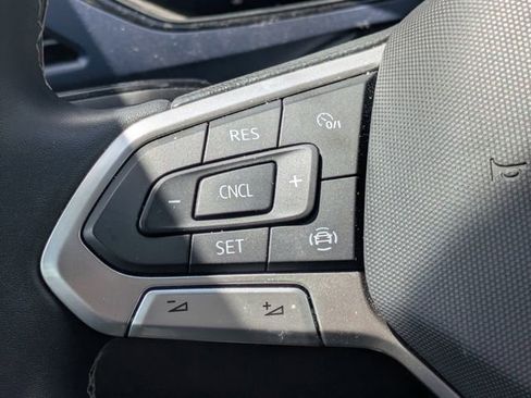 Used 2022 Volkswagen Taos SE FWD image 26