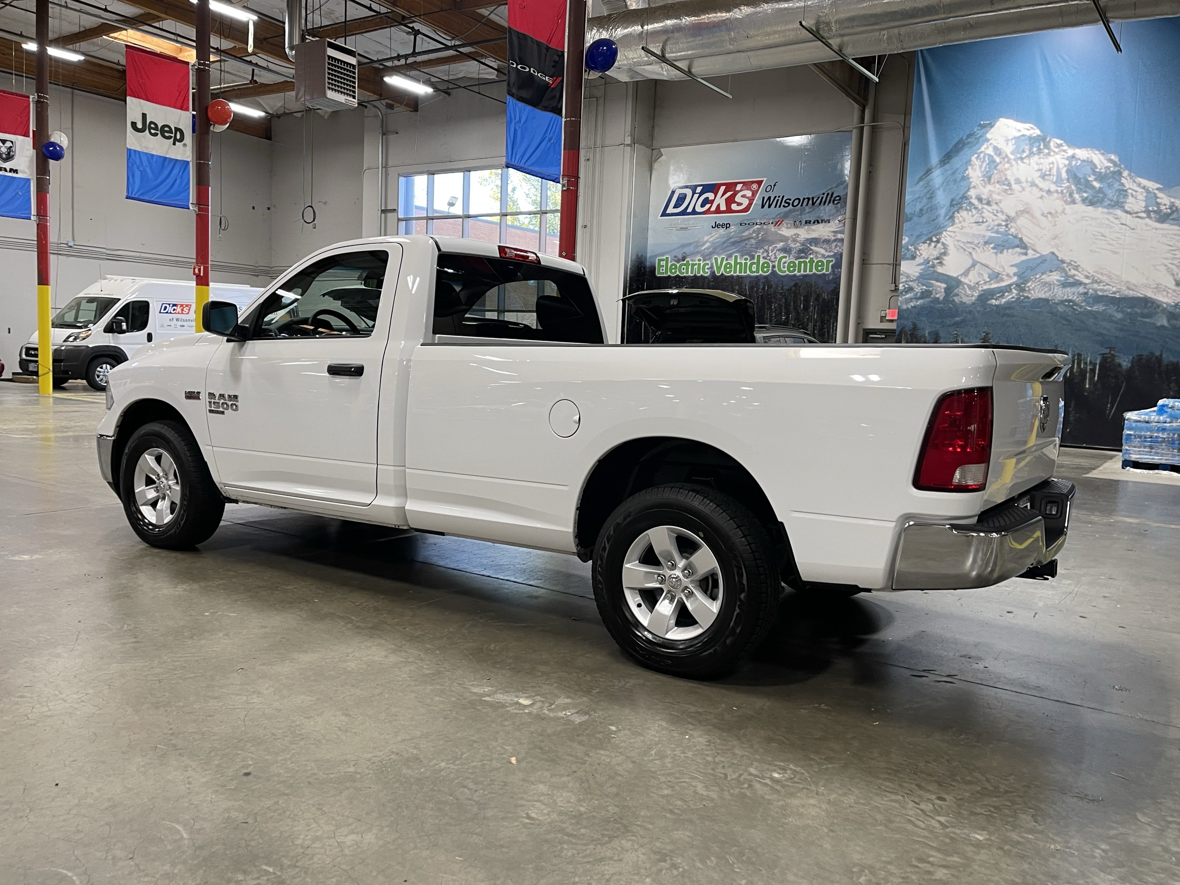 Certified 2022 RAM 1500 Classic SLT AWD/4WD image 3