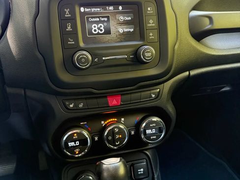Used 2017 Jeep Renegade Limited AWD/4WD image 19