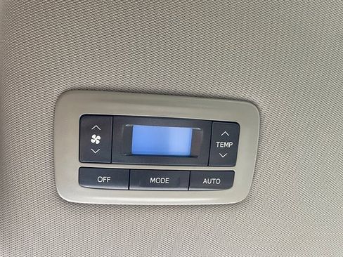 Used 2020 Toyota Sienna XLE Premium image 29