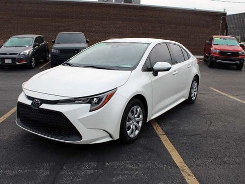 Used 2021 Toyota Corolla LE w/ Carpet Mat Package (TMS) FWD image 2