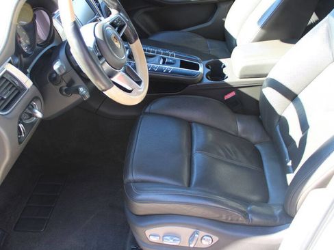 Used 2016 Porsche Macan S image 9