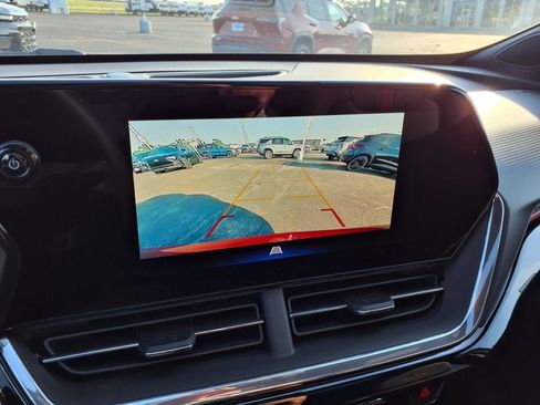 New 2025 Chevrolet Trax RS w/ Sunroof Package image 16