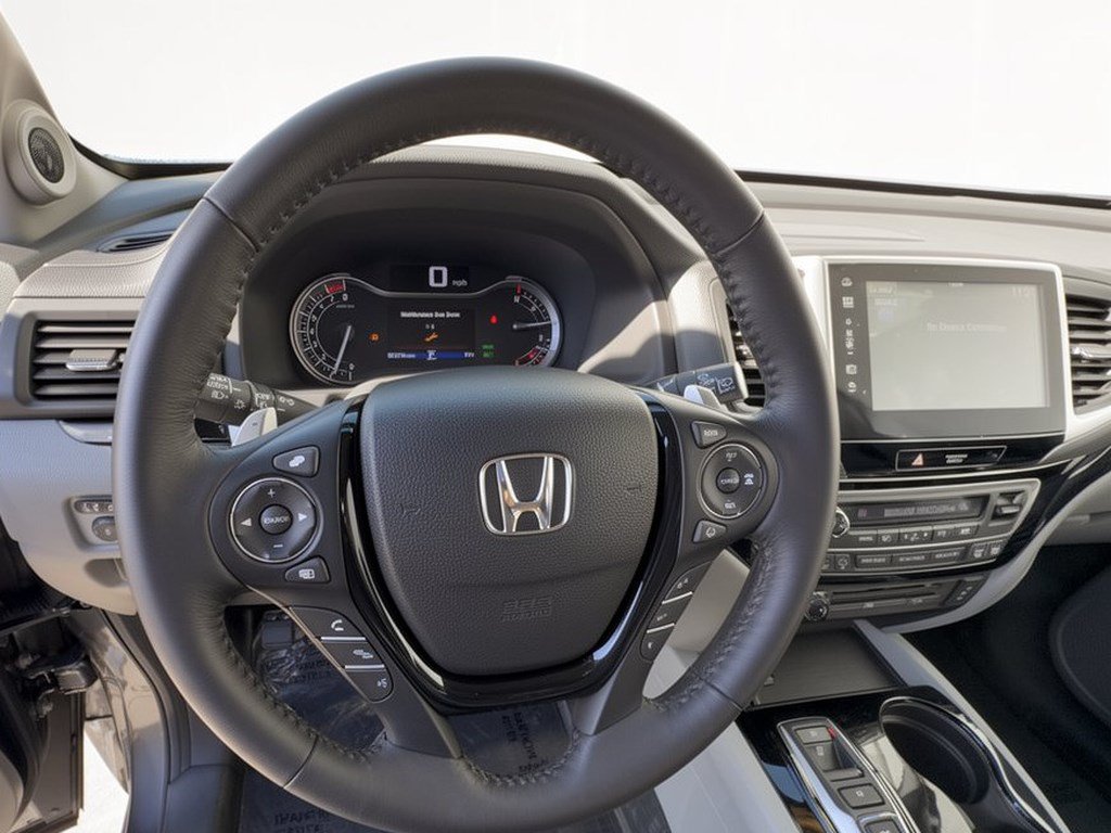 Used 2016 Honda Pilot Touring image 10