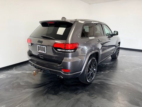 Used 2017 Jeep Grand Cherokee Altitude AWD/4WD image 22
