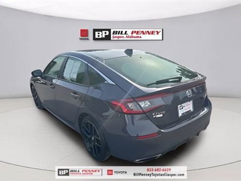 Used 2022 Honda Civic Sport Touring image 3