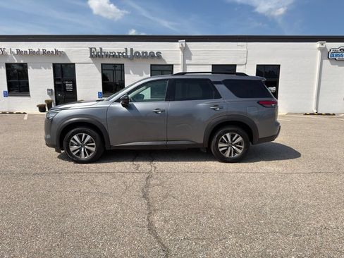 Used 2026 Nissan Pathfinder SL AWD/4WD image 7