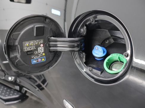 Used 2024 RAM 3500 Big Horn w/ Night Edition image 31