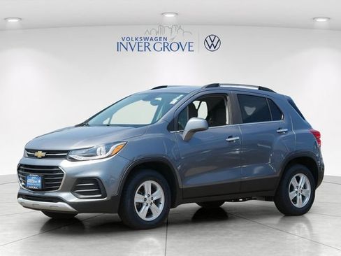 Used 2019 Chevrolet Trax LT w/ LT Convenience Package AWD/4WD image 3