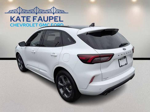 Used 2023 Ford Escape ST-Line w/ Tech Pack #1 FWD image 5