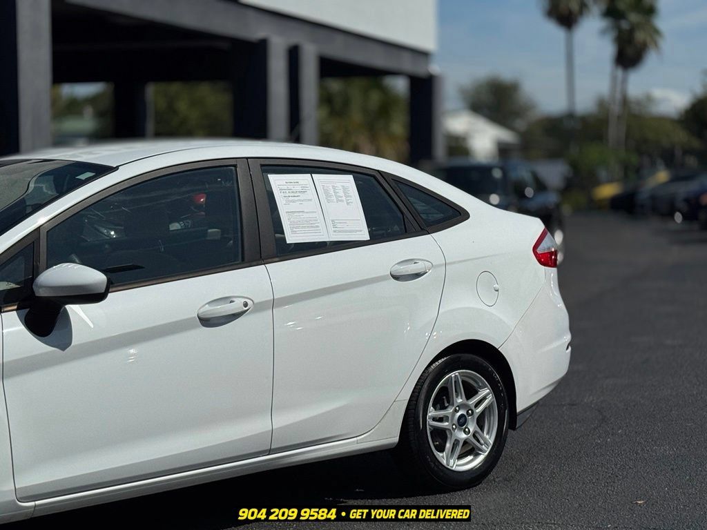 Used 2017 Ford Fiesta SE FWD image 3