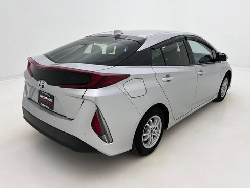 Used 2017 Toyota Prius Prime Advanced image 7
