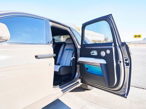 Used 2025 Rolls-Royce Ghost AWD/4WD image 28
