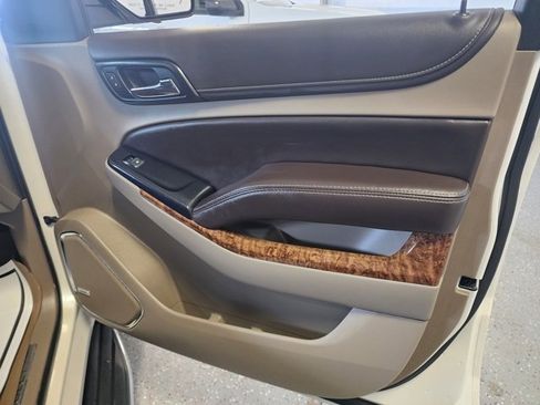 Used 2019 Chevrolet Suburban Premier image 24