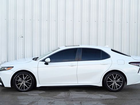 Used 2021 Toyota Camry SE w/ Convenience Package image 45