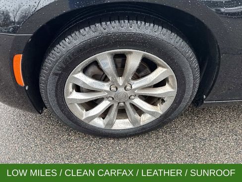 Used 2016 Chrysler 300 C image 12