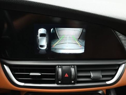 Used 2019 Alfa Romeo Giulia RWD image 23