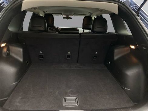 Used 2019 Jeep Cherokee Latitude Plus w/ Cold Weather Group AWD/4WD image 14