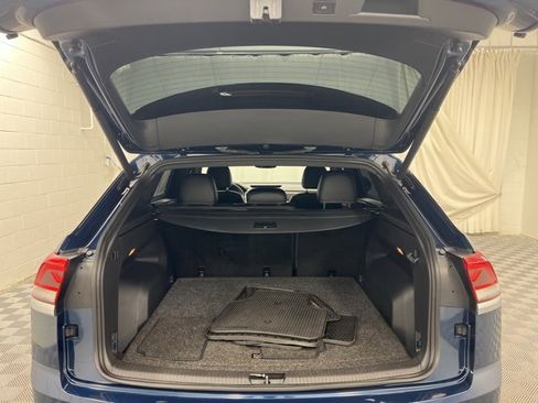 Used 2021 Volkswagen Atlas Cross Sport SE image 8