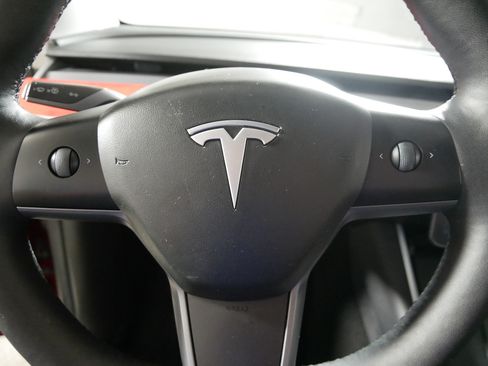 Used 2021 Tesla Model Y Long Range AWD/4WD image 25