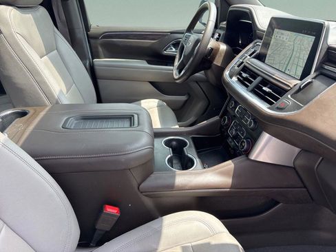 Used 2024 Chevrolet Tahoe Z71 w/ Luxury Package AWD/4WD image 39
