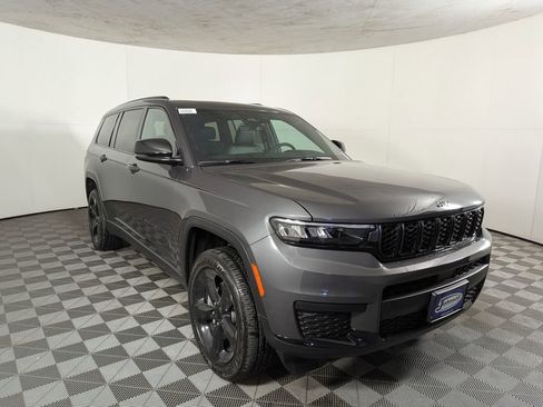 New 2025 Jeep Grand Cherokee L Altitude image 5