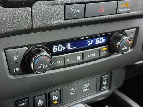 Used 2024 Nissan Frontier SL w/ Technology Package image 23