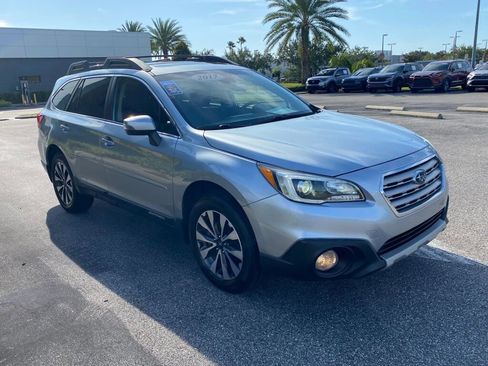 Used 2017 Subaru Outback 2.5i Limited image 4