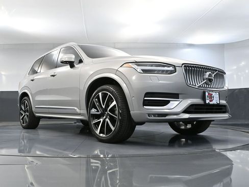 Used 2024 Volvo XC90 B5 Plus AWD/4WD image 59