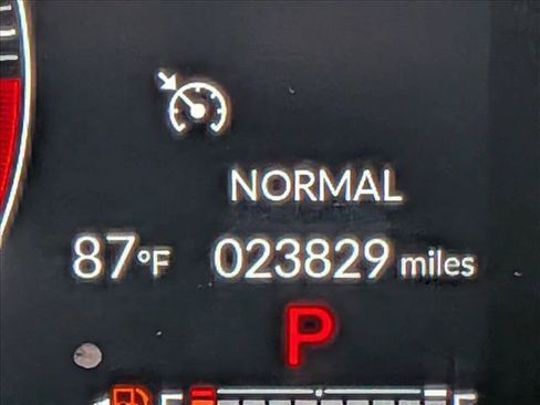 Used 2024 Honda HR-V LX image 12