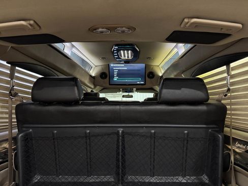 Used 2018 Chevrolet Express 2500 w/ Enhanced Convenience Package RWD image 23