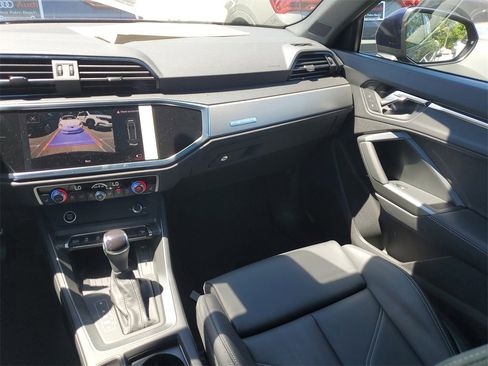 New 2025 Audi Q3 2.0T Premium image 25