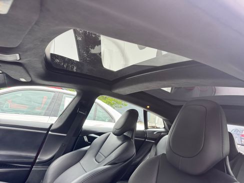 Used 2017 Tesla Model S 75D AWD/4WD image 5
