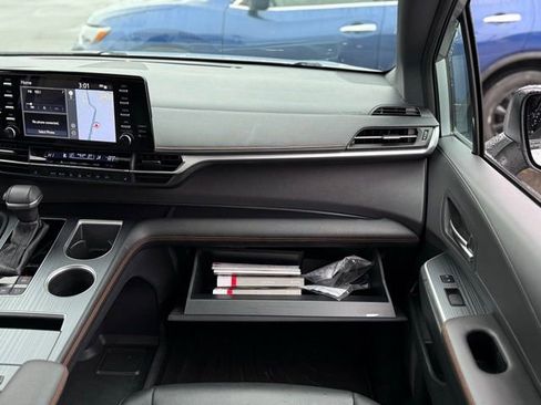 Used 2021 Toyota Sienna XSE image 30