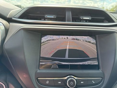 Used 2023 Chevrolet TrailBlazer LT FWD image 25