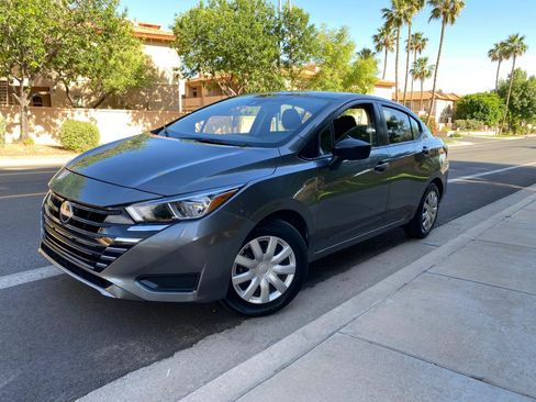 Used 2024 Nissan Versa S image 3