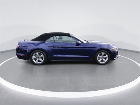 Used 2016 Ford Mustang Convertible image 9