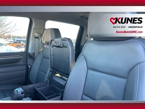 Used 2025 GMC Sierra 2500 SLT w/ SLT Premium Package image 27