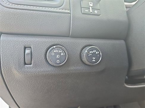 Certified 2022 GMC Canyon Denali image 25