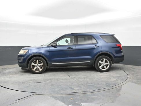 Used 2016 Ford Explorer XLT w/ Equipment Group 202A AWD/4WD image 4