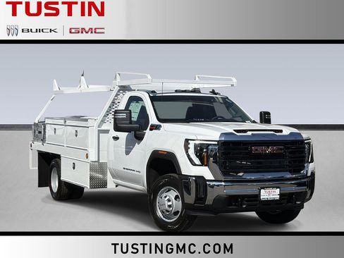 New 2026 GMC Sierra 3500 Pro AWD/4WD image 1