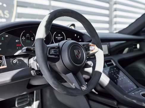 Used 2025 Porsche Taycan 4S w/ Premium Package image 35