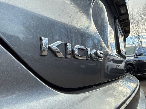 Used 2023 Nissan Kicks S image 11